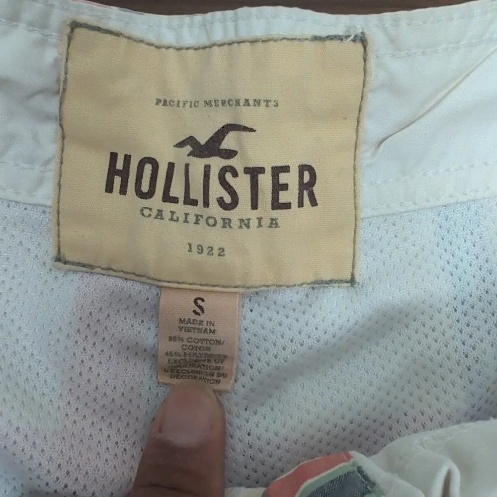 Hollister product pair
